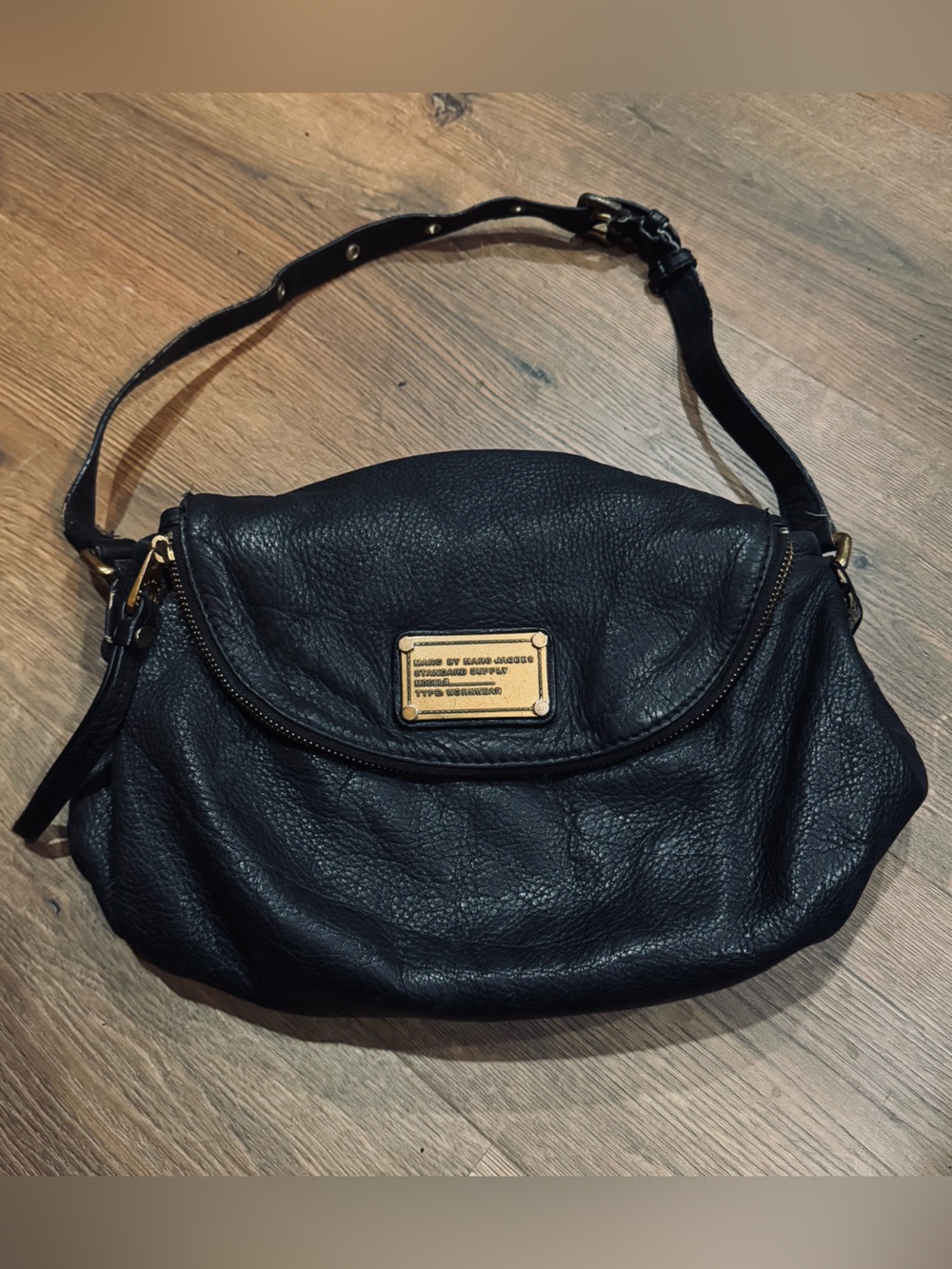 Marc by Marc Jacobs Black Pebbled Leather Shoulder Bag with Gold Plaque